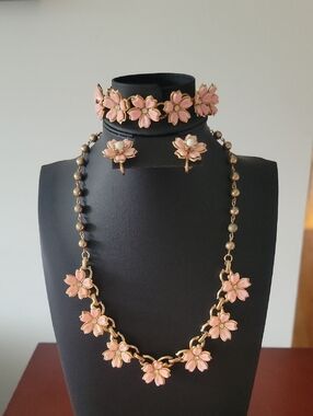 1950s Lucite Dogwood Flower Set, Pink & Gold-tone, Vintage